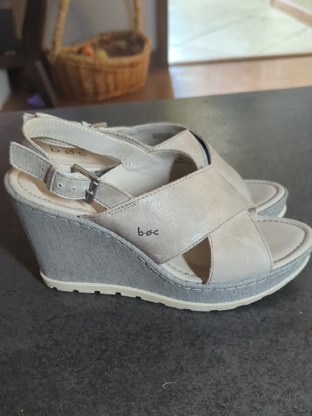 b.o.c. Women's Grey Crisscross Slingback Sandals - Picture 4 of 6